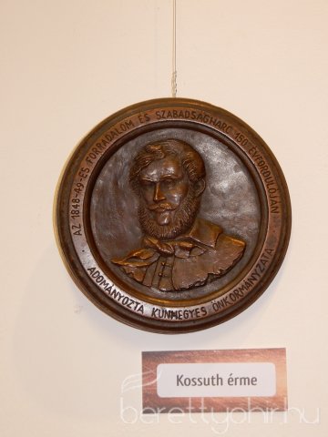 Gyökerek és szárnyak - kiállításmegnyitó 03